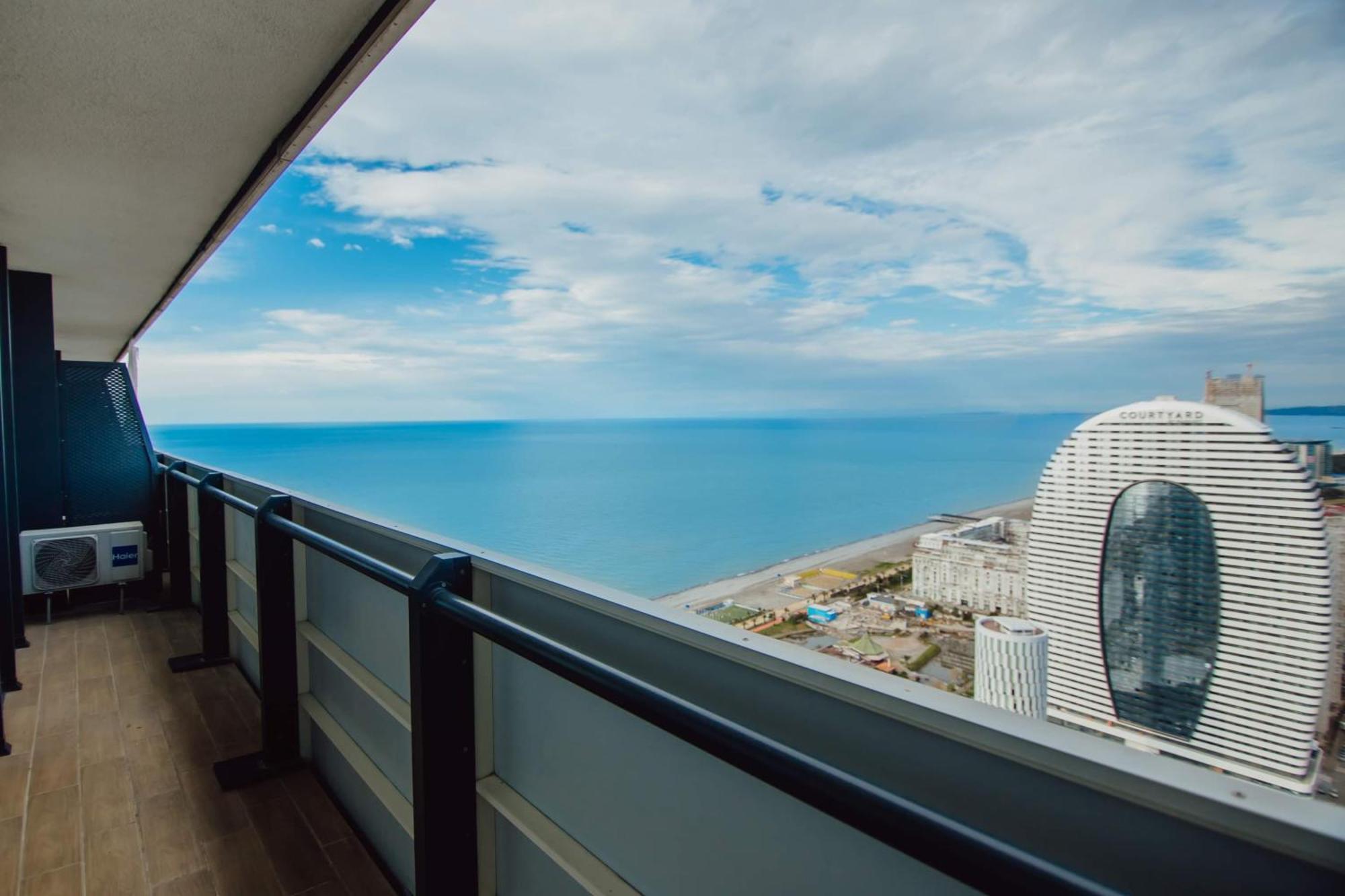 Orbi City Black Sea View Aparthotel Batumi Exterior foto