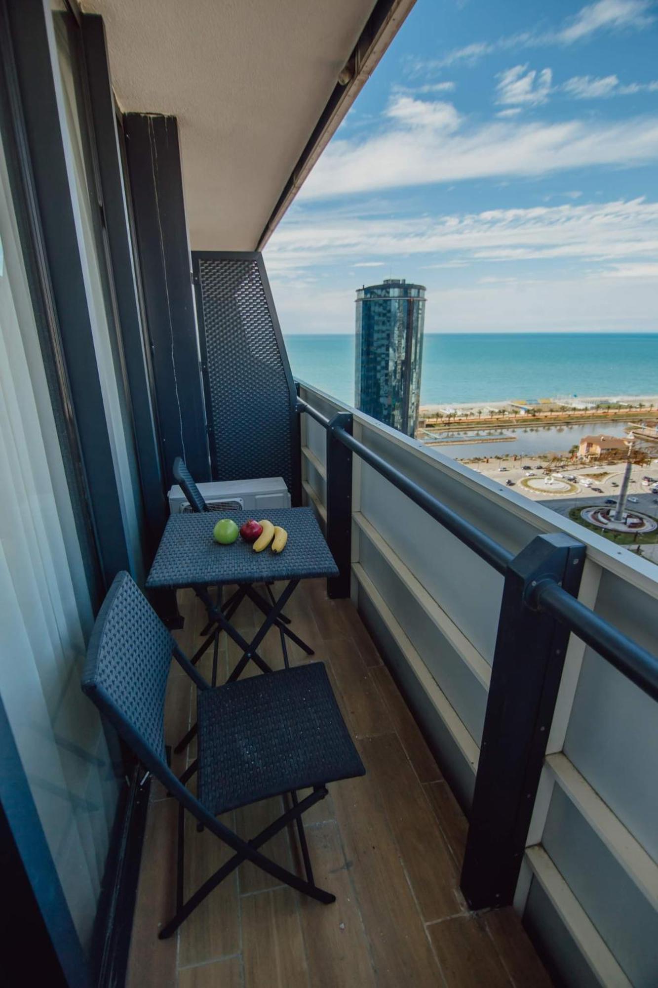 Orbi City Black Sea View Aparthotel Batumi Exterior foto