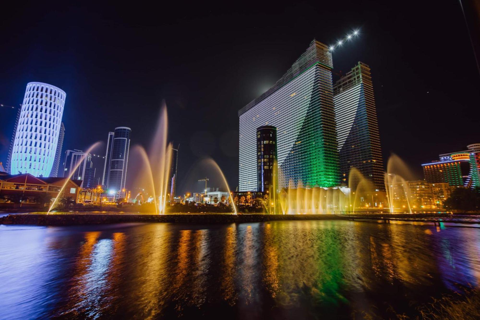 Orbi City Black Sea View Aparthotel Batumi Exterior foto